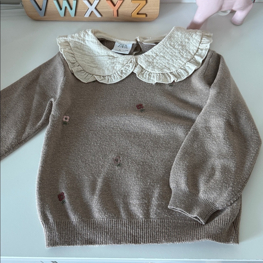 Zara - EMBROIDERED KNIT SWEATER